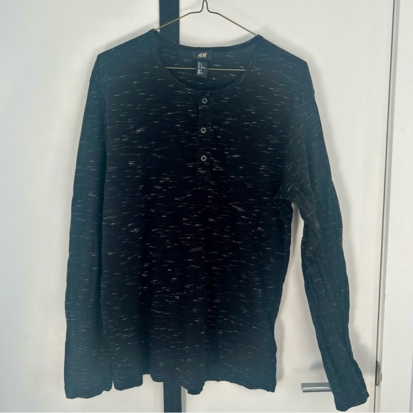 🎉2 for $15🎉 H&M Men’s Black Henley Shirt - Picture 1 of 4